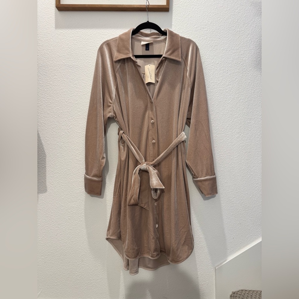 NWT - Universal Thread tan, belted satin shirt dress